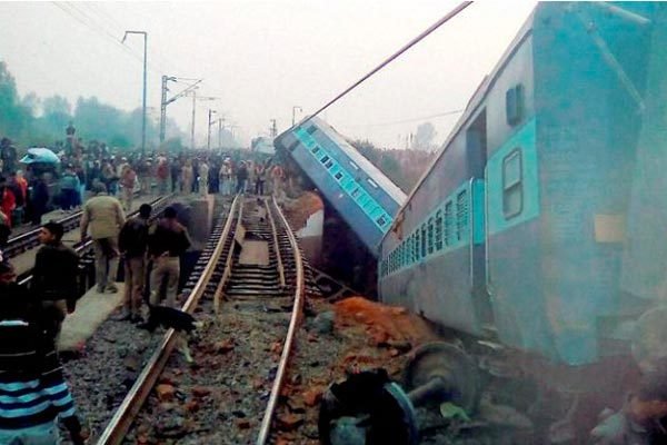 Sealdah Ajmer Express train accident - 15 coaches derailed, 44 injured