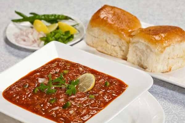 Pav bhaji Recipe in Hindi - How to make yummy Pav bhaji at Home